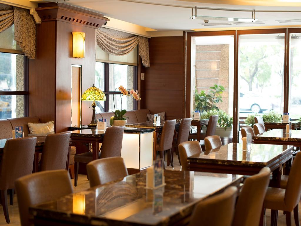 Hotel Dion Taichung Exterior foto