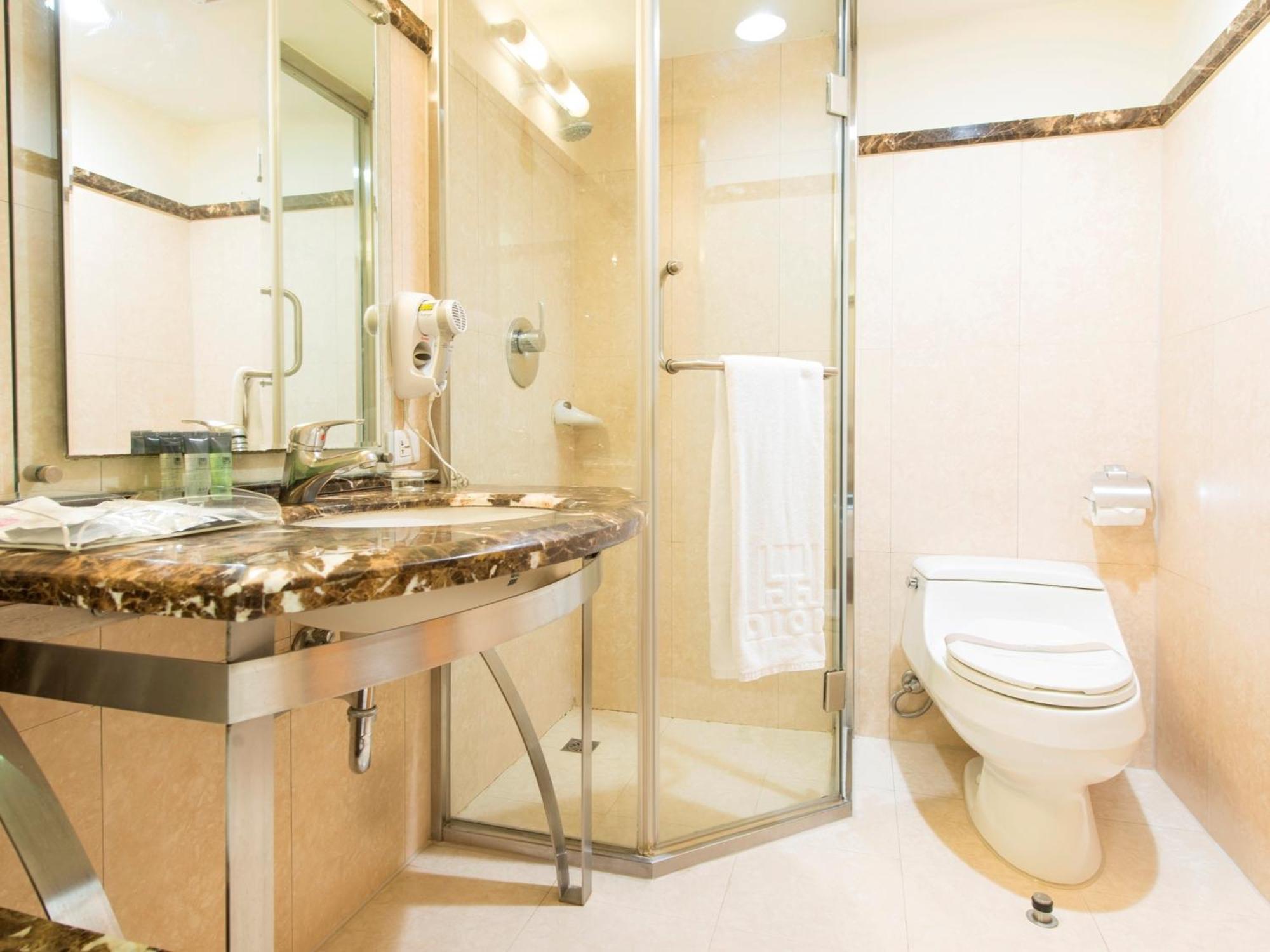 Hotel Dion Taichung Habitación foto