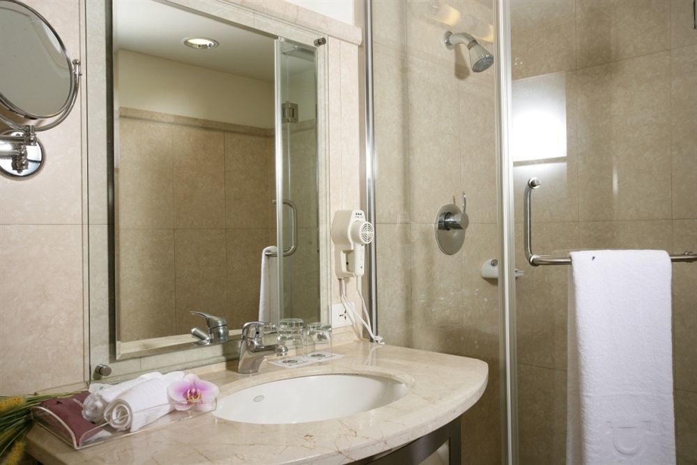 Hotel Dion Taichung Habitación foto
